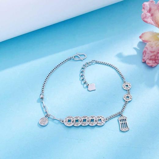 【限时8.8折】【线上铂金馆】PT950 #招财纳福 #复古风 精品 铂金实心国潮古风招财五帝币手链福牌算盘流苏金币铜钱造型调节手链(BFPTSL00016)预售产品下单后不退款不退货不换货不补差价) 商品图0