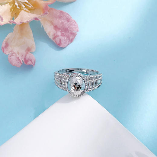 【限时8.8折】【线上铂金馆】PT950 【国际铂金协会】铂金空心活口鱼鳞鸽子蛋弹簧女戒(BJZ00250)预售产品下单后不退款不退货不换货不补差价) 商品图1