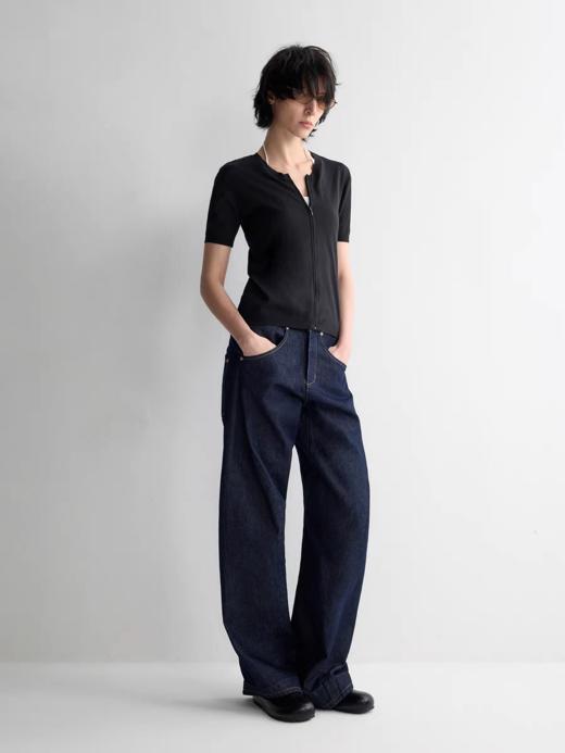 出逃赤岗西/25SST138/隐形拉链小V领显瘦基础款休闲短袖T恤 商品图1