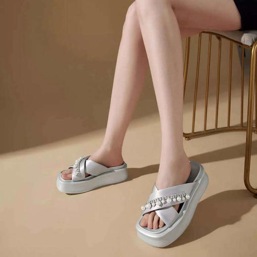 「K」洛诗琳21029夏季新款时尚珍珠水钻厚底交叉外穿凉拖鞋322 商品图1