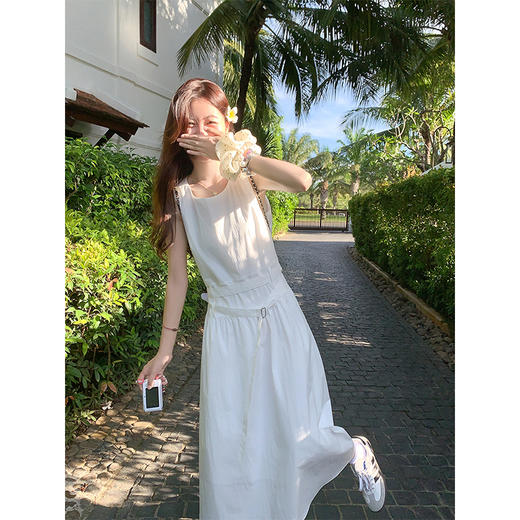 <曾小咸推荐>韩版白色过膝无袖腰带连衣裙 商品图0