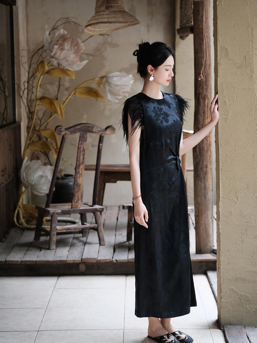 盛唐牡丹| 梅兰竹菊冠乐绉鸵鸟毛女裙(鸵鸟毛可拆卸) 商品图4