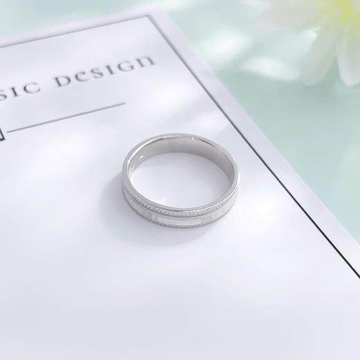 【限时8.8折】【线上铂金馆】PT950 铂金空心固口镜面方块戒指圈戒(PTJZ00075)预售产品下单后不退款不退货不换货不补差价) 商品图1