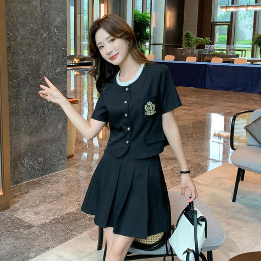 奢姿大码女装2025夏季减龄绣花百褶两件套胖妹妹时尚学院风套装9952935112 商品图2