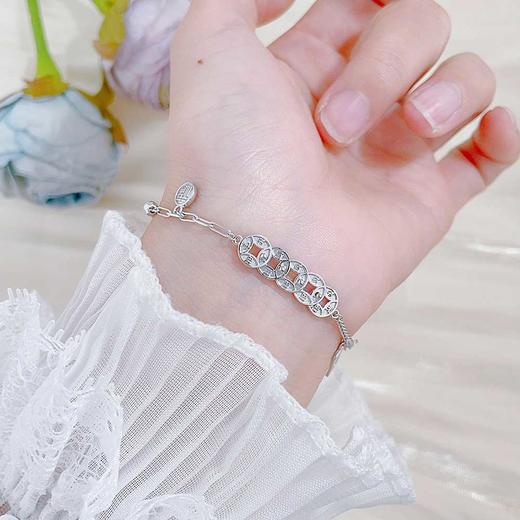 【限时8.8折】【线上铂金馆】PT950 #招财纳福 #复古风 精品 铂金实心国潮古风招财五帝币手链福牌算盘流苏金币铜钱造型调节手链(BFPTSL00016)预售产品下单后不退款不退货不换货不补差价) 商品图2