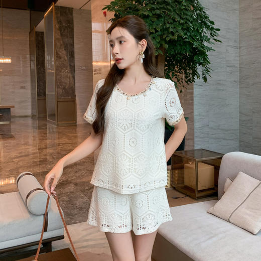 奢姿大码女装2025夏季减龄贝壳饰品镂空两件套胖妹妹时尚通勤套装9952969806 商品图0