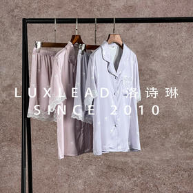 夏季高级感睡衣套装来啦‼️ 舒适高级感冰丝面料可外穿睡衣家居服套装‼️最近天气慢慢开始转热了。给家人们上这款维秘同款代工厂定制‼️99924