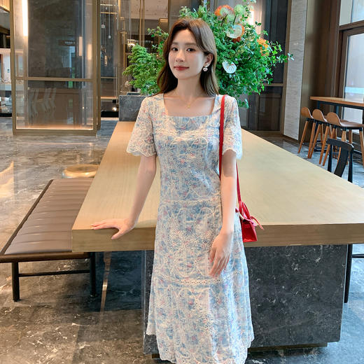 奢姿大码女装2025夏季法式高级方领重工长裙掐腰显瘦短袖连衣裙9952802186 商品图1