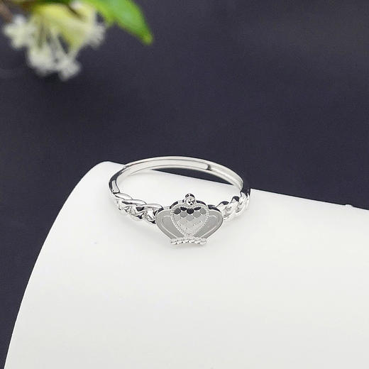 【限时8.8折】【线上铂金馆】PT950 #皇冠 【国际铂金协会】铂金锁链戒臂活口女戒鱼鳞皇冠女戒(BJZ00170)预售产品下单后不退款不退货不换货不补差价) 商品图1