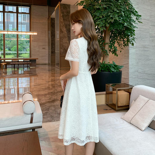 【清仓超15天不保价】奢姿大码女装2025夏季气质方领轻奢连衣裙胖妹妹蕾丝设计时尚裙子9952869791 商品图3