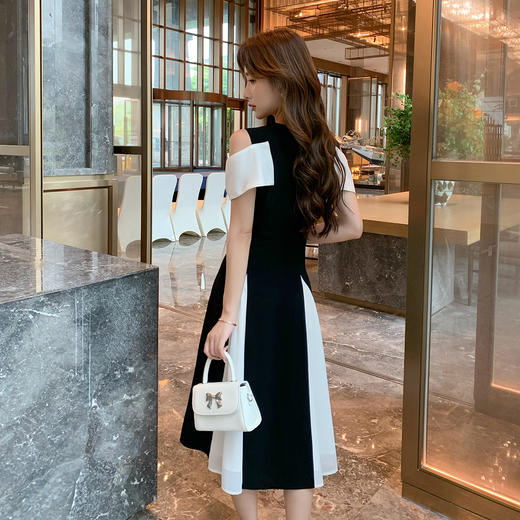 奢姿大码女装2025夏季时尚减龄撞色连衣裙胖妹妹优雅设计感裙子9952802011A 商品图3