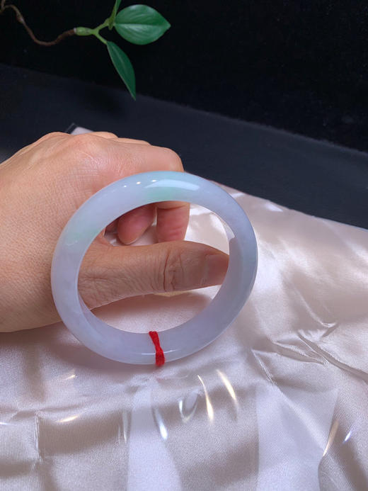 620175，56.5淡春彩手镯，淡紫罗兰底色，飘清新绿，润润的，干净清爽 商品图5