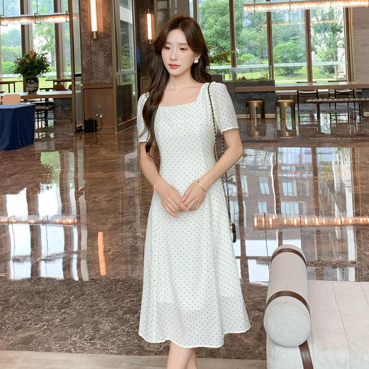 奢姿大码女装2025夏季新款胖妹妹时尚简约波点设计短袖雪纺连衣裙9952890590 商品图4