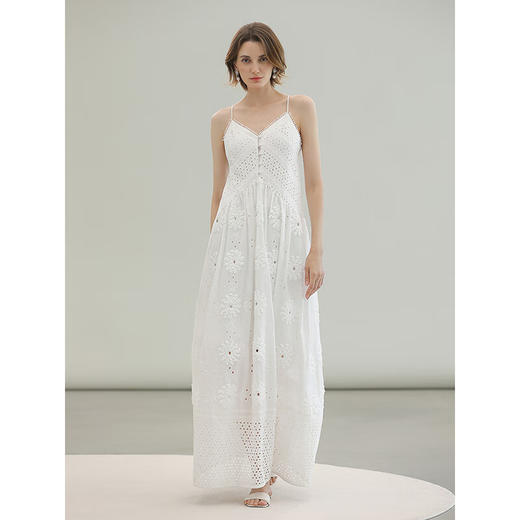 COCOBELLA棉花糖风植绣花朵镂空蕾丝拼接吊带裙连衣裙FR3228 商品图3