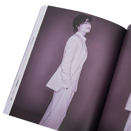 镜前镜后 (全彩图文本) 林青霞 著（“林青霞三部曲”C位之作，六年磨一剑，王者归来！） 商品图6