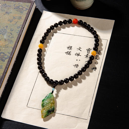 清代紫檀家具老料制手持(直径1.2厘米，配老翡翠鱼、南红、蜜蜡、海纹石) 商品图0