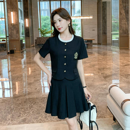 奢姿大码女装2025夏季减龄绣花百褶两件套胖妹妹时尚学院风套装9952935112 商品图0