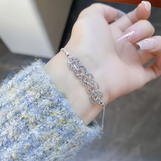 【限时8.8折】【线上铂金馆】PT950 #碎碎冰 #招财进宝 【国际铂金协会  精品】铂金镂空招财铜钱造型金币调节手链(BSL00236)预售产品下单后不退款不退货不换货不补差价) 商品图3