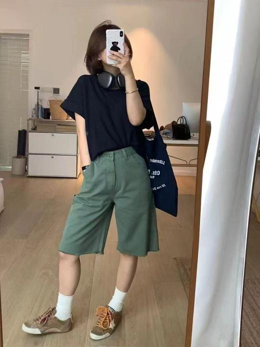 绿色工装长短裤夏款阔腿工装五分裤！2025新宽松版毛边牛仔中裤女款！ 商品图0