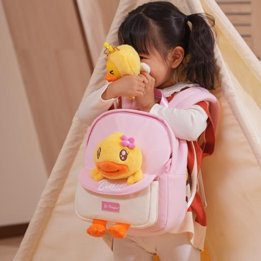 小黄鸭幼儿园书包2-5岁儿童双肩包女童新品减负玩偶小背包 商品图4