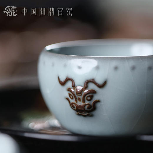 问鼎官窑南官龙首战鼓杯 商品图3