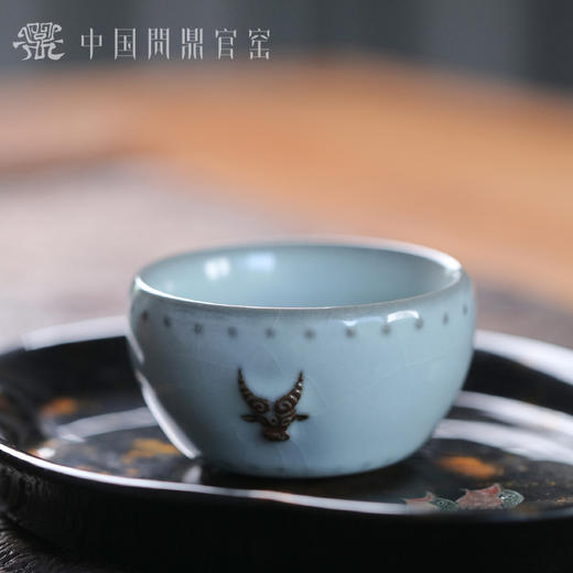 问鼎官窑牛首战鼓杯 商品图4