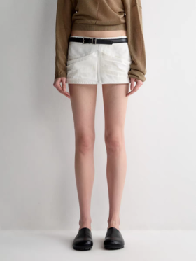 出逃赤岗西/25SSN97/白色纯棉低腰显瘦超短直筒牛仔半身裙