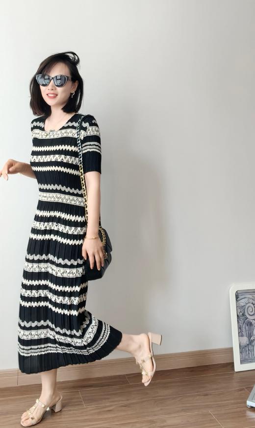 三宅新花色褶皱波浪菱形显瘦桑蚕丝连衣裙 商品图6