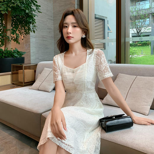 【清仓超15天不保价】奢姿大码女装2025夏季气质方领轻奢连衣裙胖妹妹蕾丝设计时尚裙子9952869791 商品图2
