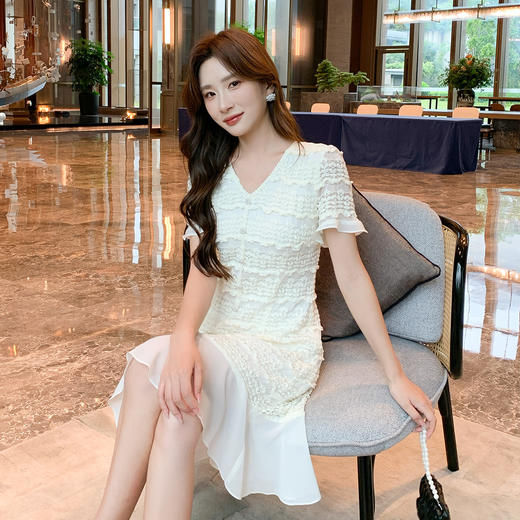 奢姿大码女装2026夏季时尚法式拼接裙子胖妹妹气质V领蕾丝连衣裙9952853369 商品图2