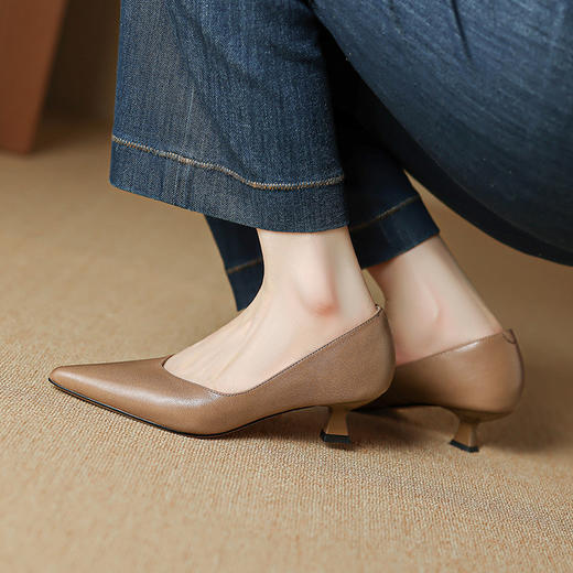 【预售5天】法式通勤尖头浅口单鞋女新款小跟职业不累脚高跟小皮鞋MLJ&C159 商品图0