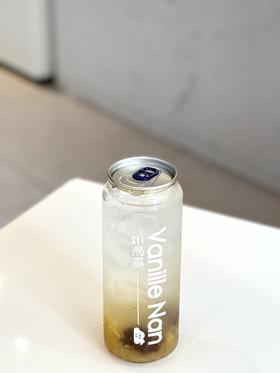凤梨话梅气泡水