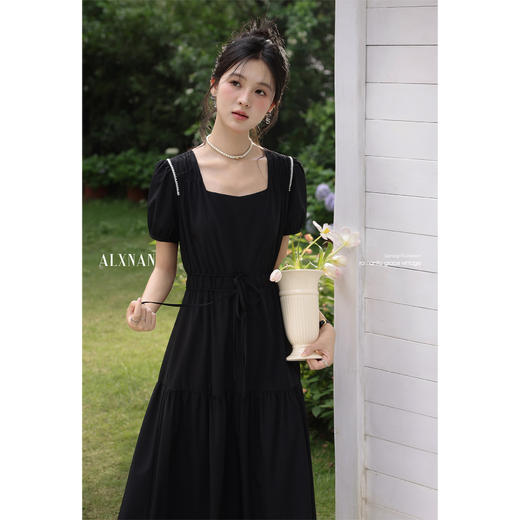 【6折秒杀】鹿向南「黑茶珍珠」优雅高级感黑色女士方领短袖连衣裙女夏季长裙 商品图0