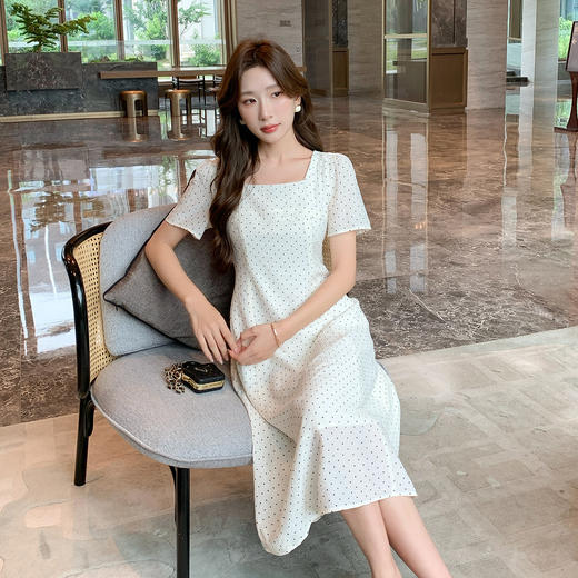 奢姿大码女装2025夏季新款胖妹妹时尚简约波点设计短袖雪纺连衣裙9952890590 商品图2