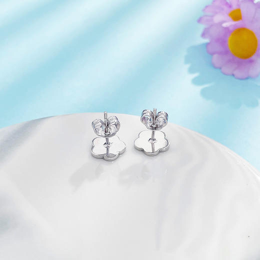 【限时8.8折】【线上铂金馆】PT950 【国际铂金协会 精品】铂金实心鱼鳞五瓣花花形耳饰耳钉（直针配铂金耳迫）(ACPTES00024)预售产品下单后不退款不退货不换货不补差价) 商品图1