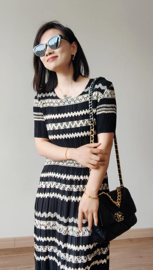 三宅新花色褶皱波浪菱形显瘦桑蚕丝连衣裙 商品图8