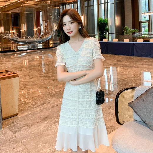 奢姿大码女装2026夏季时尚法式拼接裙子胖妹妹气质V领蕾丝连衣裙9952853369 商品图4