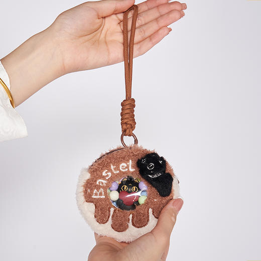大英博物馆 巴斯特系列 甜甜圈毛绒痛包挂件 零钱包 商品图3