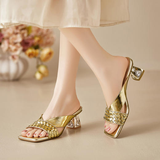 【预售5天】优雅轻便~夏季法式复古编织水钻气质粗跟凉拖鞋女MBJR&6933 商品图0