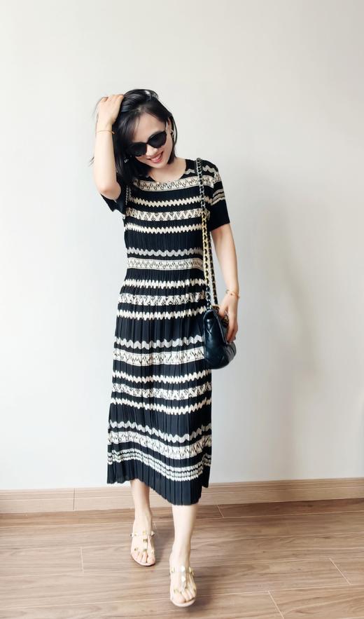 三宅新花色褶皱波浪菱形显瘦桑蚕丝连衣裙 商品图1