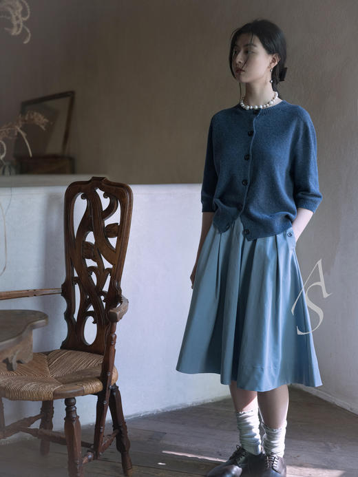 Margaret Howell  海蓝色/米白色苏格兰羊绒混织短袖开衫 商品图1