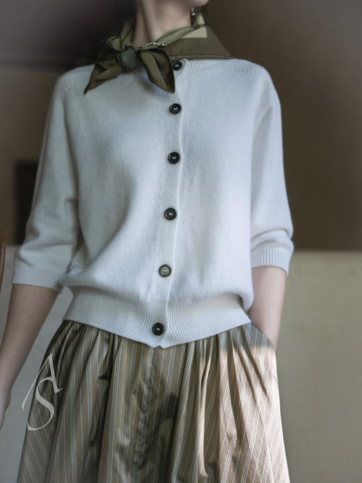 Margaret Howell  海蓝色/米白色苏格兰羊绒混织短袖开衫 商品图7