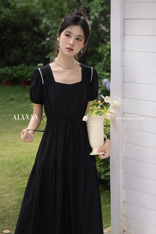 【6折秒杀】鹿向南「黑茶珍珠」优雅高级感黑色女士方领短袖连衣裙女夏季长裙 商品图5