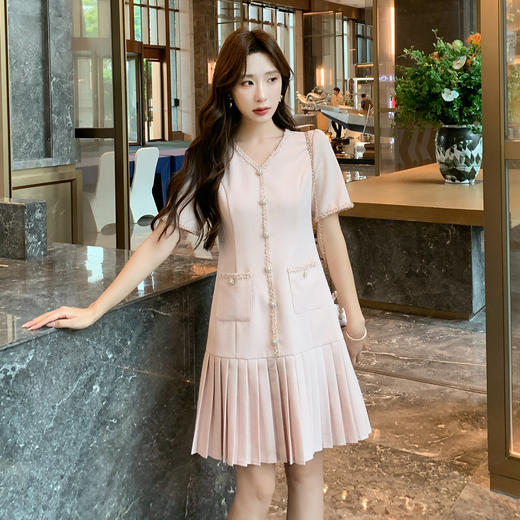 奢姿大码女装2025夏季轻奢通勤小香风连衣裙胖妹妹时尚百褶裙子9952853332 商品图4