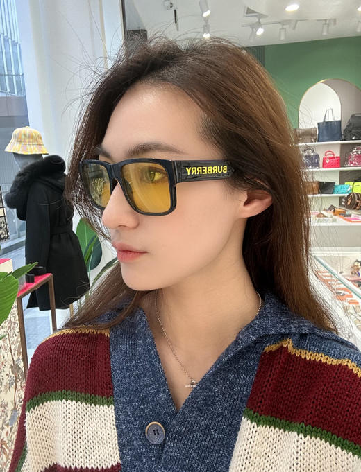 Burberry博柏利 高版本 防紫外线黄色镜片墨镜大框 超轻材质 商品图9