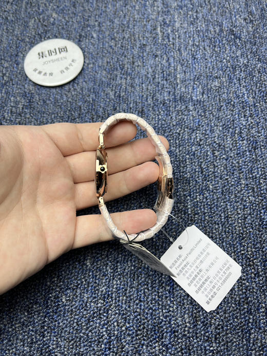 原单渠道货 阿玛尼Ar11197 女士腕表
机芯：原装进口石英机芯 商品图4