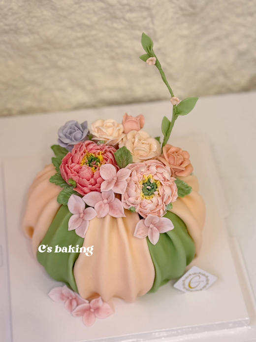 #新中式#福气满满 #繁花福袋 #福来运转平安喜乐 #福袋蛋糕象征着美好愿望 #韩式裱花翻糖蛋糕 忌廉蛋糕【半翻糖蛋糕需提前3天预订，由于制作繁琐，此款只能下午后提取】（默认自提，收费配送请联系客服） 商品图0