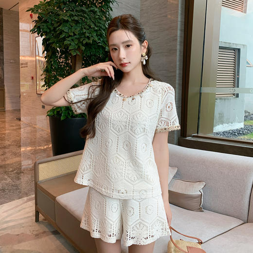奢姿大码女装2025夏季减龄贝壳饰品镂空两件套胖妹妹时尚通勤套装9952969806 商品图1