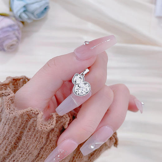 【限时8.8折】PT950 #复古风 #葫芦 #碎碎冰 【国际铂金协会  精品】铂金空心葫芦双至葫芦吊坠(BDZ00198)预售产品下单后不退款不退货不换货不补差价) 商品图4