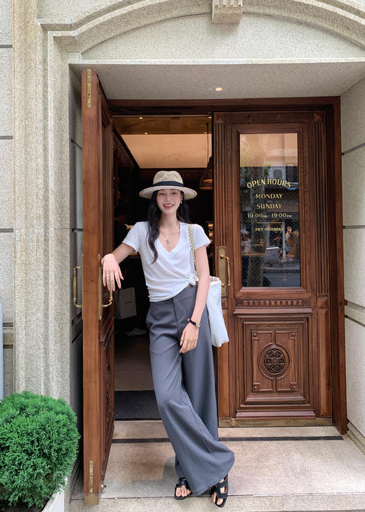 ✨【雪花麻感V领T】7色全开！软到犯规，舒服到不想脱🔥80-160斤都能穿出纸片人效果 商品图1